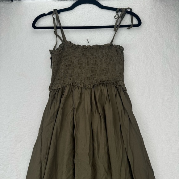 Pomander Place Tuckernuck Shallon Tie Strap Maxi Dress Olive Smocked Springy XS - Picture 4 of 10